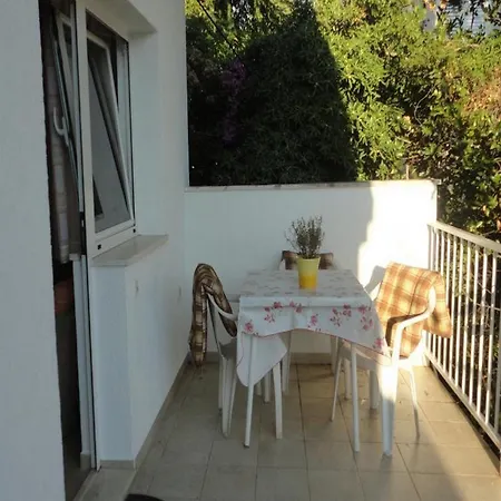 Elelu - One-bedroom With Terrace Appartement